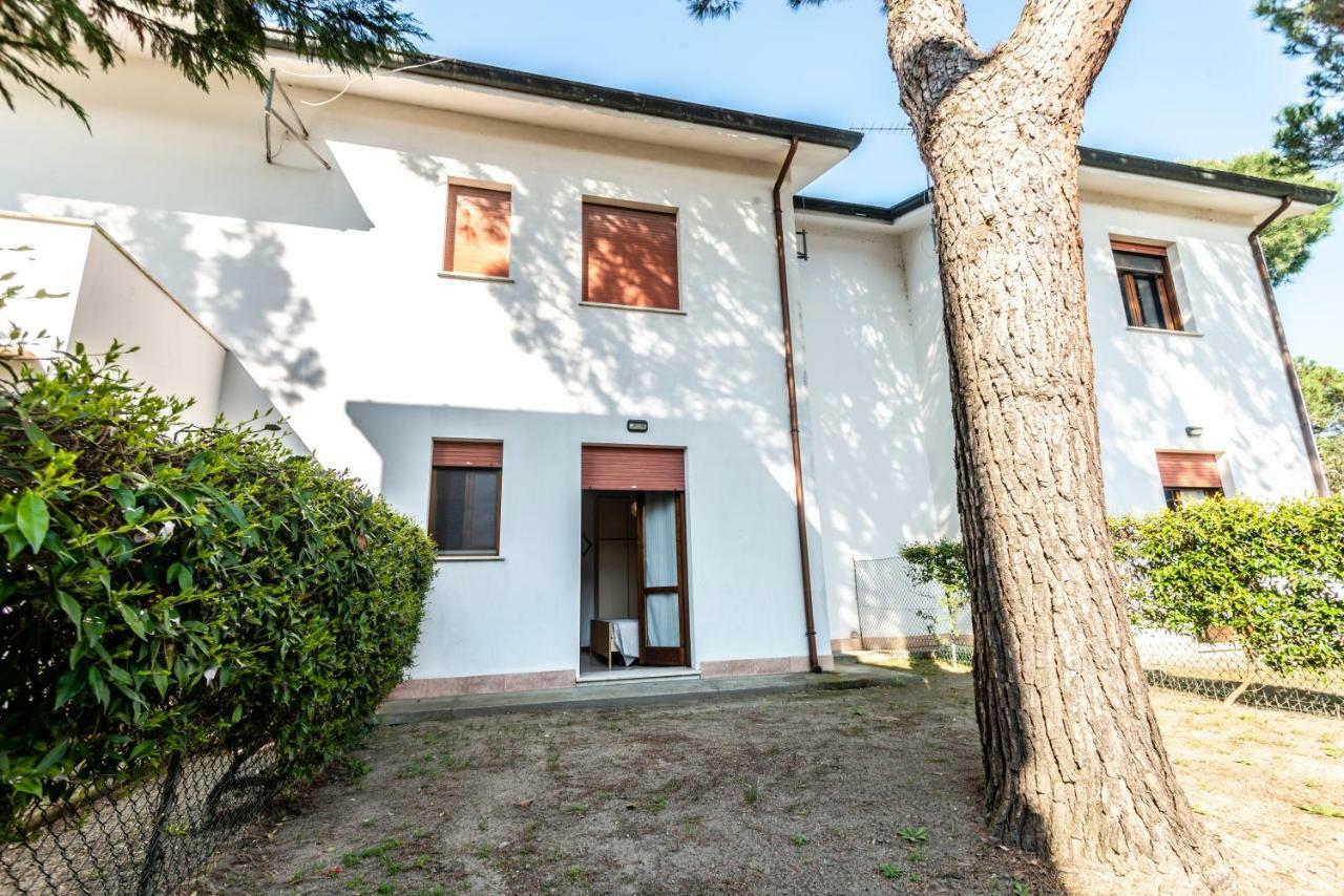 Agenzia Vear - Lido Di Volano Bagian luar foto