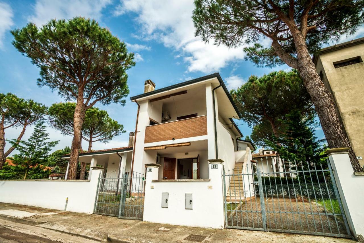 Agenzia Vear - Lido Di Volano Bagian luar foto