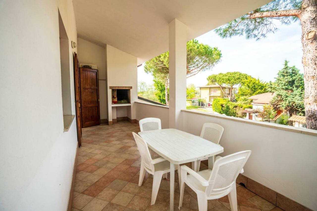 Agenzia Vear - Lido Di Volano Bagian luar foto
