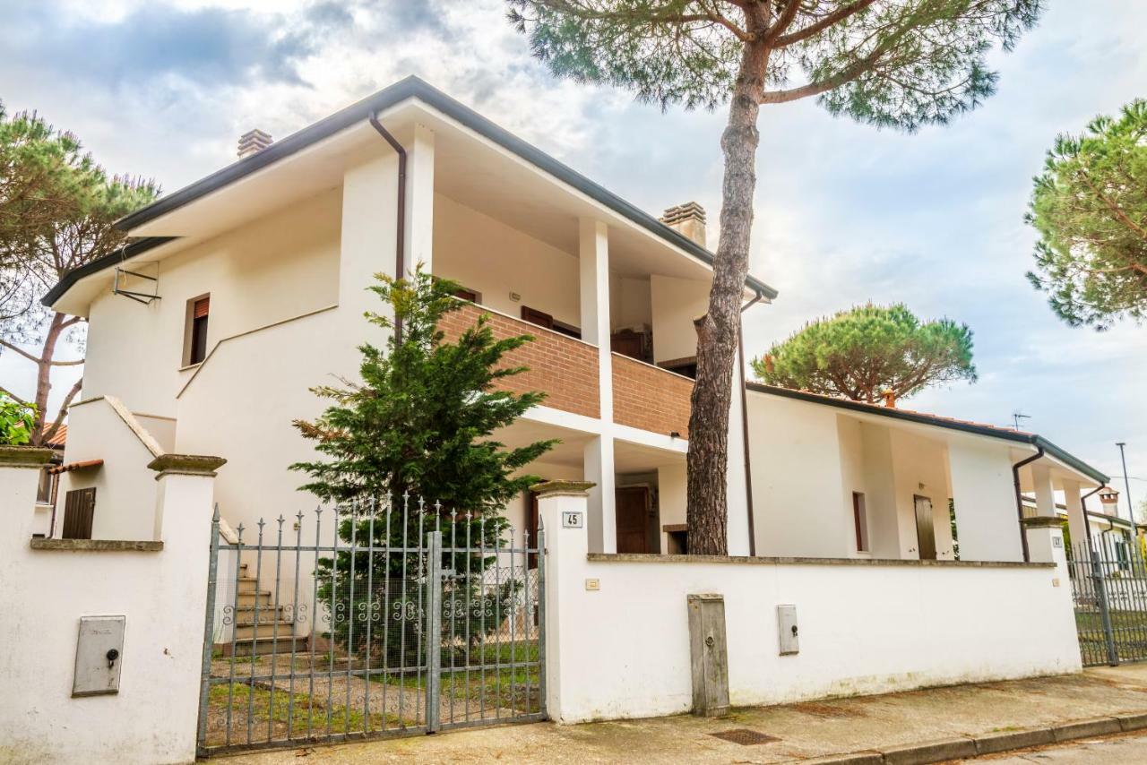 Agenzia Vear - Lido Di Volano Bagian luar foto