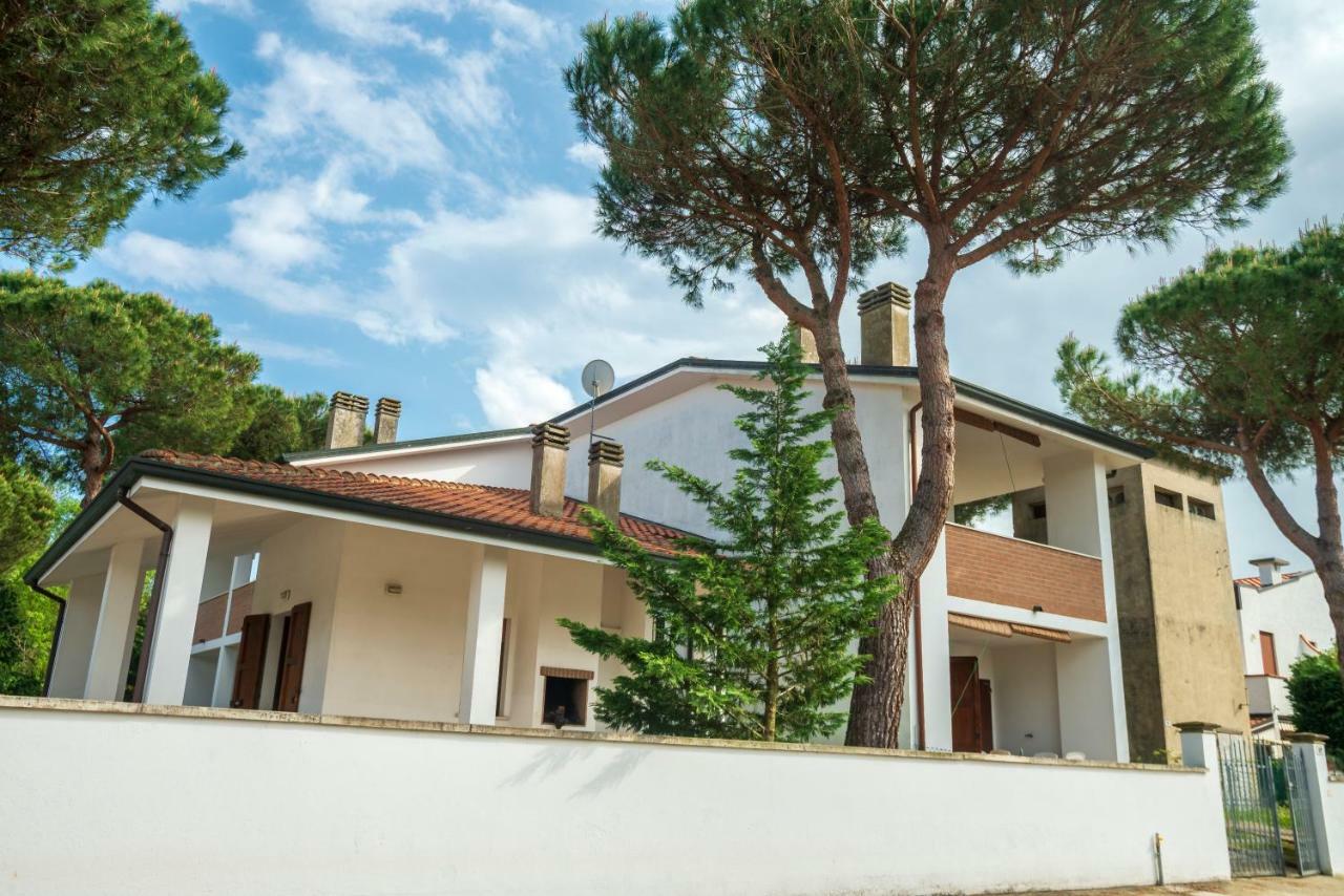 Agenzia Vear - Lido Di Volano Bagian luar foto