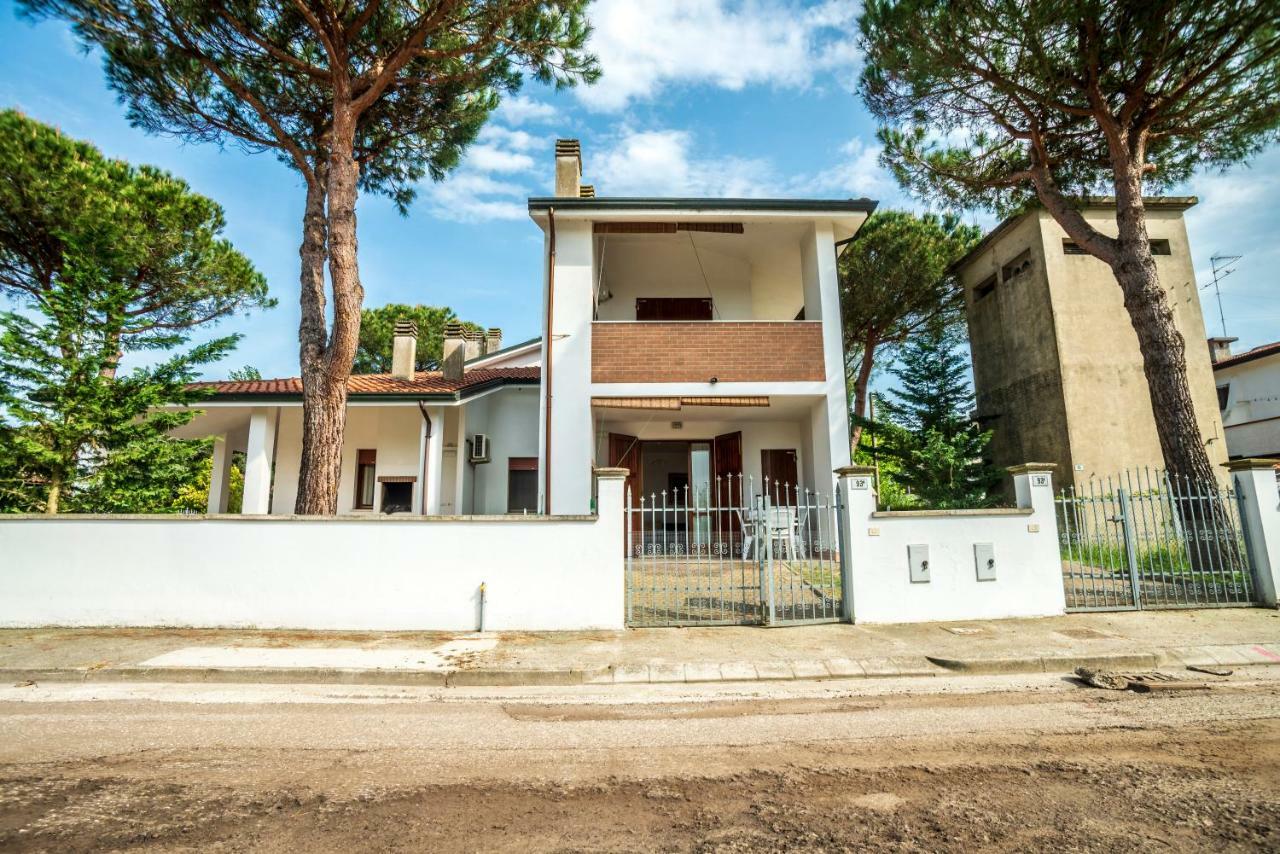 Agenzia Vear - Lido Di Volano Bagian luar foto